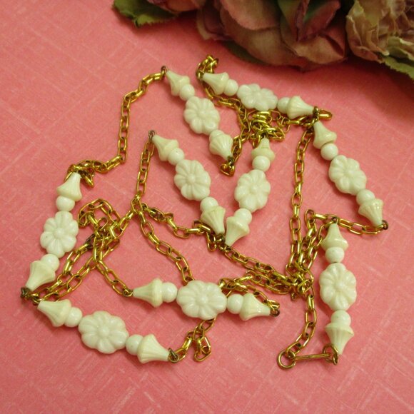 HOBE 53" Floral Milk Glass Gold Chain Convertible Necklace ~ VINTAGE Designer - Picture 11 of 14
